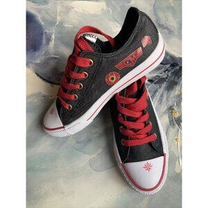 New Captain Marvel Size 2 Youth Tennis Running  Shoes
